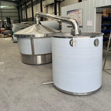 白酒蒸餾設(shè)備釀酒設(shè)備